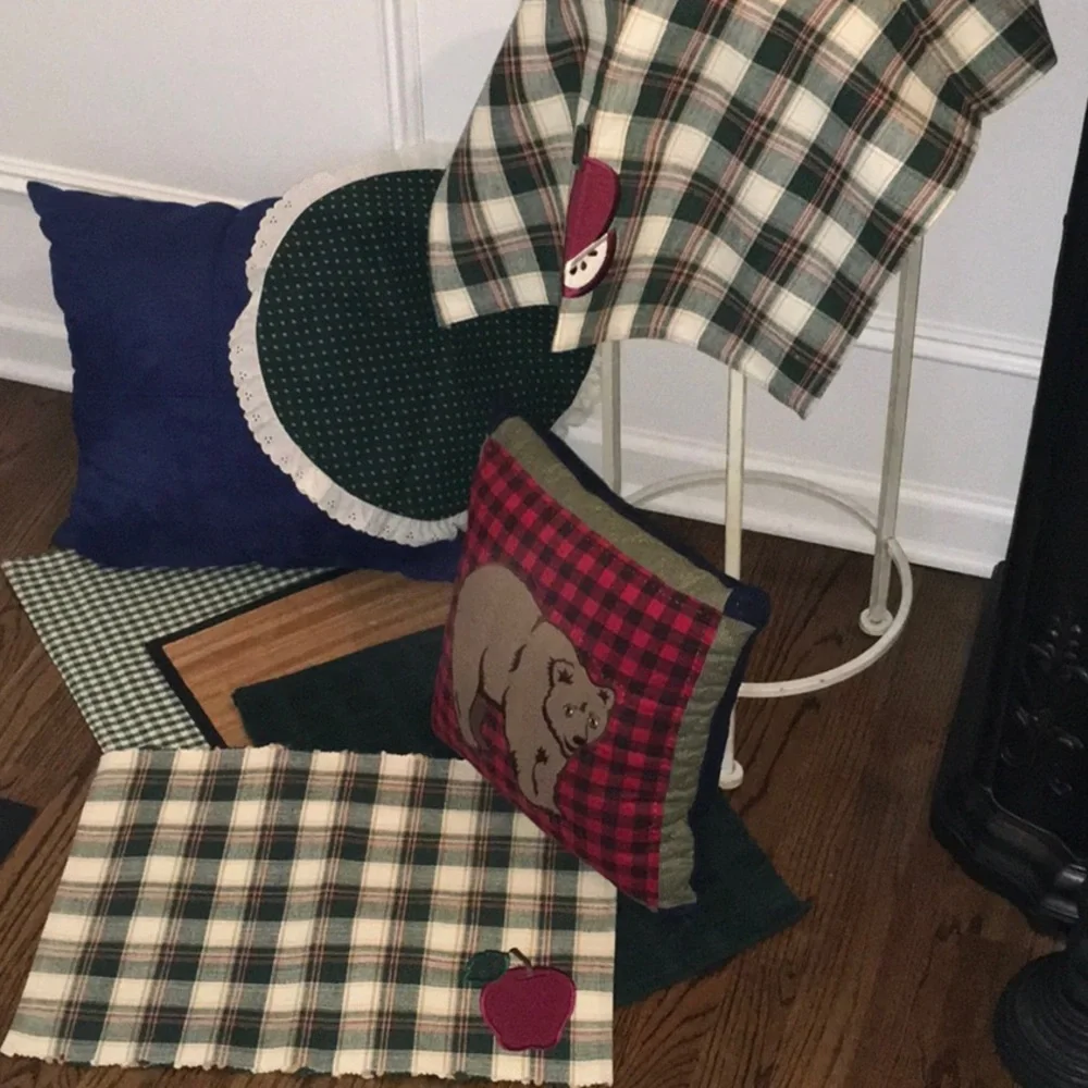 Cozy Green and Red Holiday Pillows for Festive Decor
